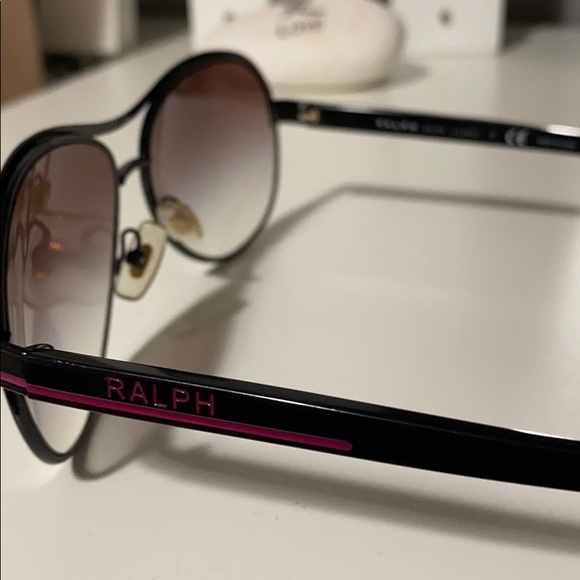 Ralph Lauran Sunglasses - Picture 3 of 3